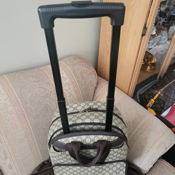 (SOLD)Authentic Gucci backpack/trolley carry on bag - Picture 7 of 16